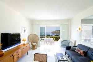 Aimen ASHUR - AIMEN ASHUR